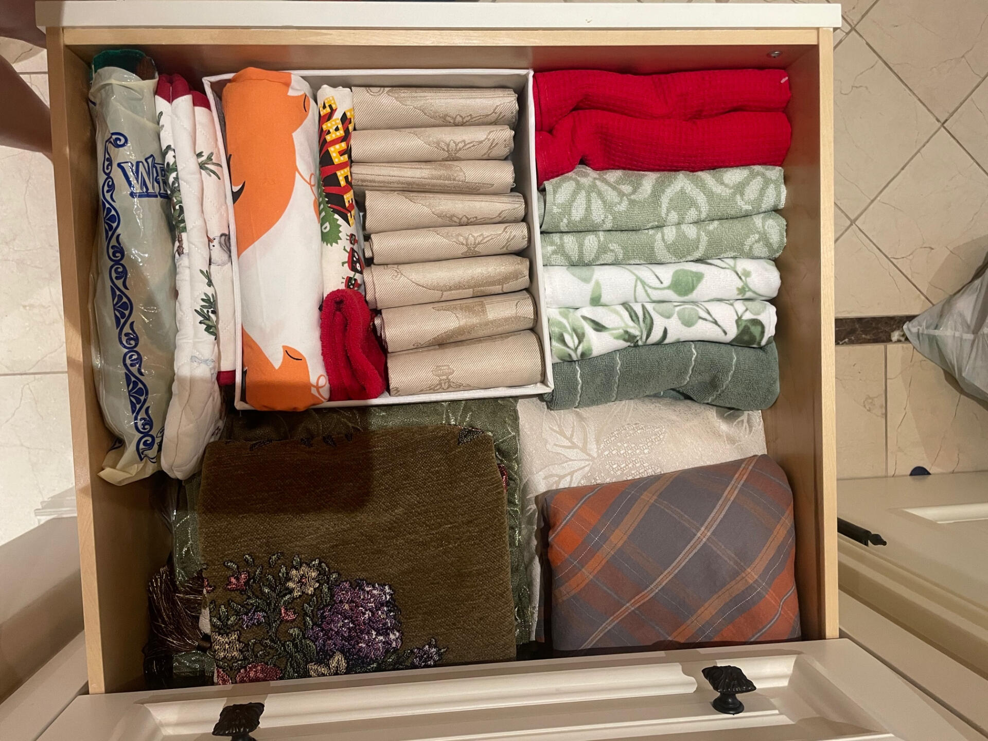 Communicate with local singles with ease